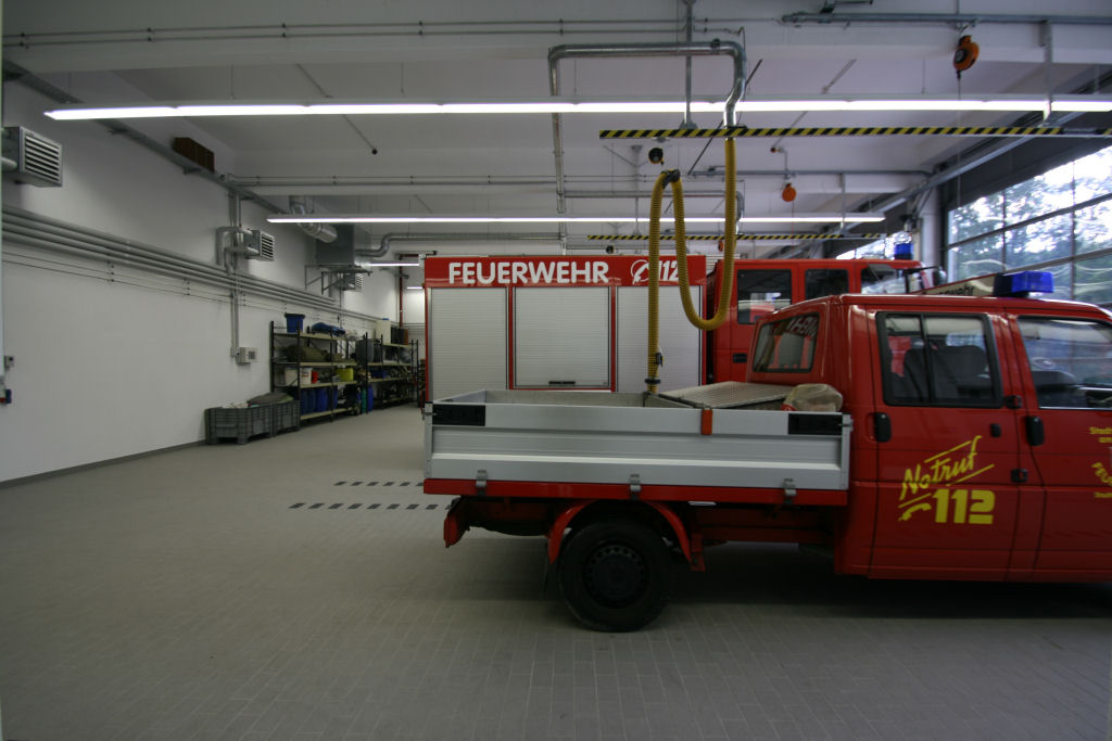Fahrzeughalle